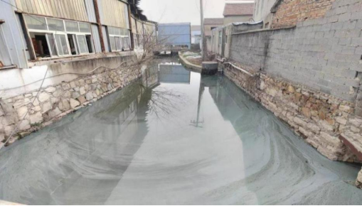 3次被生態環境部通報！敷衍應對、虛假整改，污水直排、河道成“牛奶河”-